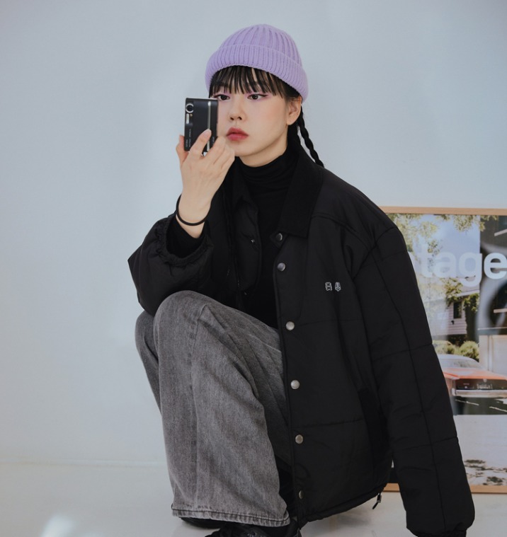 힙한 무드의
숏패딩 블랙